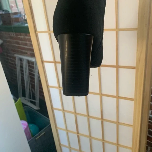 Suede mid calf boots! Never worn! With 📦 - Picture 3 of 3